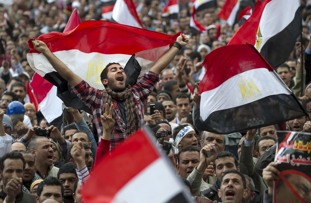 الرسالة نت - الجيش المصري يغلق ميدان التحرير في ذكرى 25 يناير