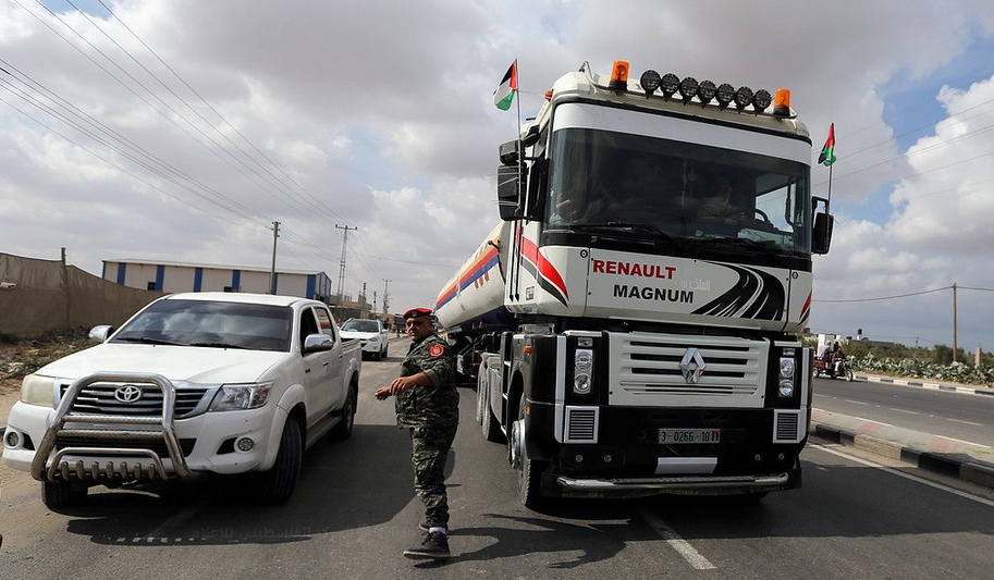 دراما السولار وحرب أبو مازن على غزة