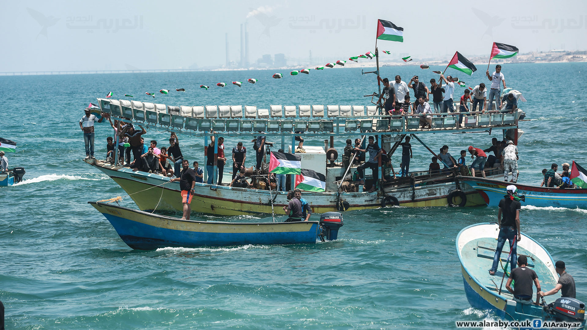 صورة لسفينة الحرية قبيل انطلاقها من ميناء غزة