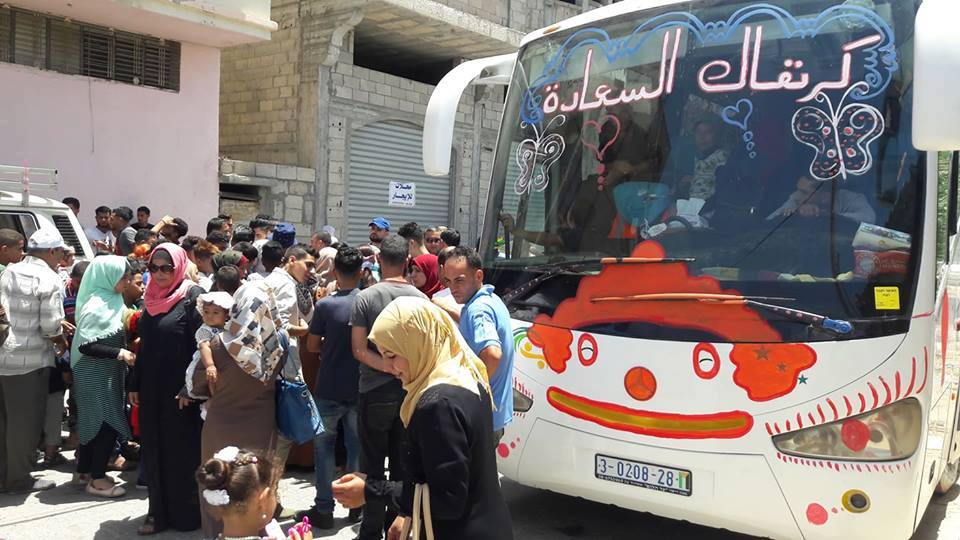 &quot;كرنفال السعادة&quot;.. &quot;ما قدرنا نروح نعيّد إجا العيد عنا&quot;!