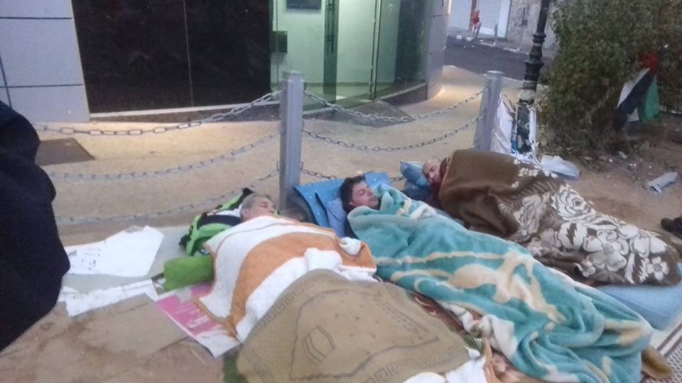 أمن السلطة يعتدي على خيمتي اعتصام الاسرى المضربين برام الله