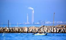 أبو عامر: (إسرائيل) تناور بطرحها لحلول لأزمات قطاع غزة