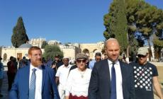 مستوطنون يقتحمون باحات الأقصى 