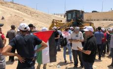 الاحتلال يدمر اليوم " الخان الاحمر " في القدس 