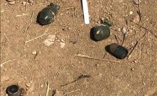 صورة زعم الاحتلال العبري أنها لقنابل القيت داخل السلك الفاصل للاراضي المحتلة