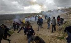 جانب من مسيرة بلعين الاسبوعية المناهضة لجدار الفصل العنصري