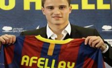 ابراهيم افيلاي يرفع القميص الكتالوني "أرشيف"