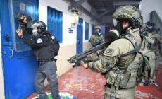 وحدات القمع تقتحم قسم (4) في معتقل "ريمون" وتُجري تفتيشات