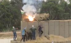 شبان يخترقون الحدود ويستولون على معدات لجيش الاحتلال