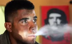 شقيق الزبيدي يفتح النار على السلطة