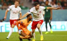 أهداف وملخص مباراة بولندا والسعودية 2-0