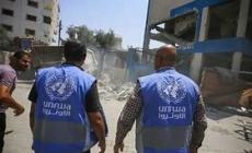 الاحتلال يقتحم مدارس (الأونروا) في شعفاط ويأمر بإغلاقها