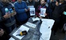 استشهاد الصحافي حسن سمور وعدد من أفراد عائلته