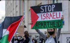 الجبهة الشعبية تثني على قرار برشلونة بقطع العلاقات مع الاحتلال