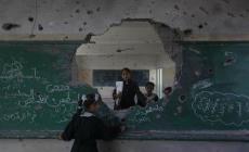 وكيل وزارة التربية بغزة يحذر من (إبادة معرفية) ويكشف كارثة التعليم جراء العدوان