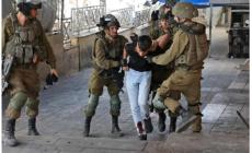 قوات الاحتلال تعتقل 14 فلسطينيًا في نابلس بينهم صحفي وأسرى محررون