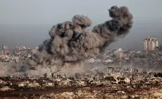 "إسرائيل" تواصل خروقاتها.. قصف ونسف منازل وتحركات دولية لإعادة ترتيب القطاع