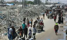 الحرب تُسقط منظومة إدارة النفايات الطبية في مستشفيات غزة