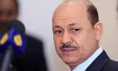 العليمي يمنح الإمارات مهلة 24 ساعة للانسحاب ويُلغي اتفاقية الدفاع المشترك