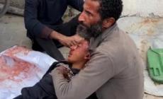 محمد الزوارعة.. الطفل الذي يبحث عن ألعابه تحت أنقاض بيته ويُستشهد تحت هدنة كاذبة