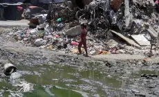غزة تختنق بالمجاري: انهيار الصرف الصحي يهدد الصحة العامة