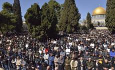 80 ألف مصل يؤدون صلاة الجمعة الأولى من رمضان في المسجد الأقصى