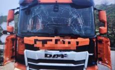 شاحنة أصابتها مسيرة أطلقت من لبنان باتجاه مستوطنة "كريات شمونة" شمال فلسطين المحتلة.