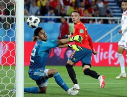 إسبانيا والبرتغال تتأهلان والمغرب يغادر بشرف