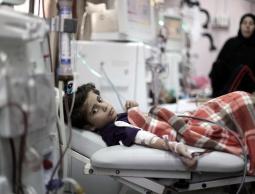  الصحة : الأزمة الصحية بغزة تجاوزت الخطوط الحمراء