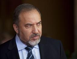 فصائل : استقالة ليبرمان اعتراف بالهزيمة أمام المقاومة