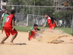 جانب من تدريبات منتخب الشاطئية