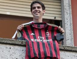 كاكا انتقل إلى ميلان
