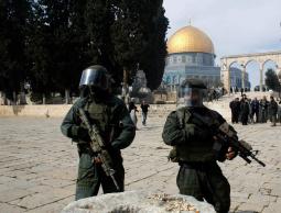 مستوطنون ومهندس آثار "إسرائيلي" يقتحمون الأقصى