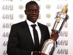 كانتي بعد حصوله على جائزة أفضل لاعب