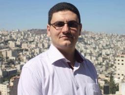 الصحفي محمد منى 