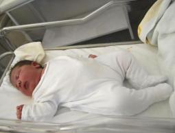 الطفلة الضخمة