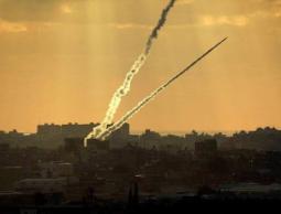 المقاومة تطلق صاروخ (أرشيف)