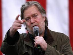 بانون يتخلى عن منصبه في بريتبارت بعد 