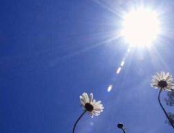 الطقس: أجواء شديدة الحرارة وتحذير من التعرض لأشعة الشمس