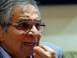 مستشار عرفات: نريد انتخابات تخلصنا من 