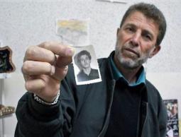 عميد الأسرى نائل البرغوثي يدخل عامه الـ40 في سجون الاحتلال