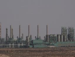 مؤسسة النفط الليبية قالت إن وقف تصدير الخام سيؤدي إلى خسارة صادرات حجمها 700 ألف برميل يوميا