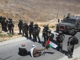 الاحتلال يخطر بتجريف شارع في قرية كيسان شرق بيت لحم