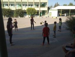 بالصور . الخدمات المقدمة للمصابين في مدرسة العزل جنوب القطاع