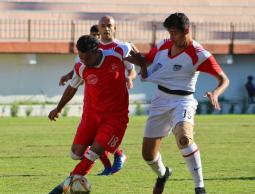 جانب من أحد مباريات دوري الأولى