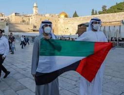 بحماية شرطة الاحتلال.. وفد إماراتي تطبيعي يقتحم الأقصى