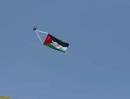 علم فلسطين يرفرف فوق رؤوس المستوطنين المقتحين القدس المحتلة