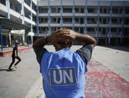 دائرة شؤون اللاجئين وحق العودة في الجبهة الشعبية تُدين القرار السويدي بوقف تمويل الأونروا