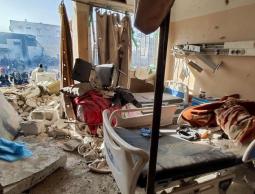 دمار في غرف وأسرة المرضى في مستشفى كمال عدوان.jpeg