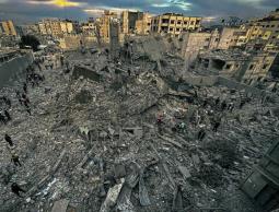 أثار نسف الاحتلال لمنزل عائلة العشي في مدينة غزة اليوم